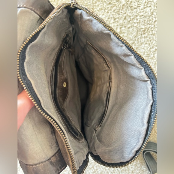 Bed Stu convertible back pack into cross body leather purse - Picture 2 of 8